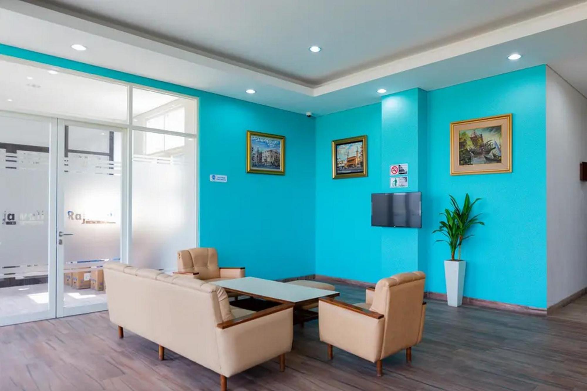 Sans Hotel Rajawali Surabaya By Reddoorz Krembangan Esterno foto