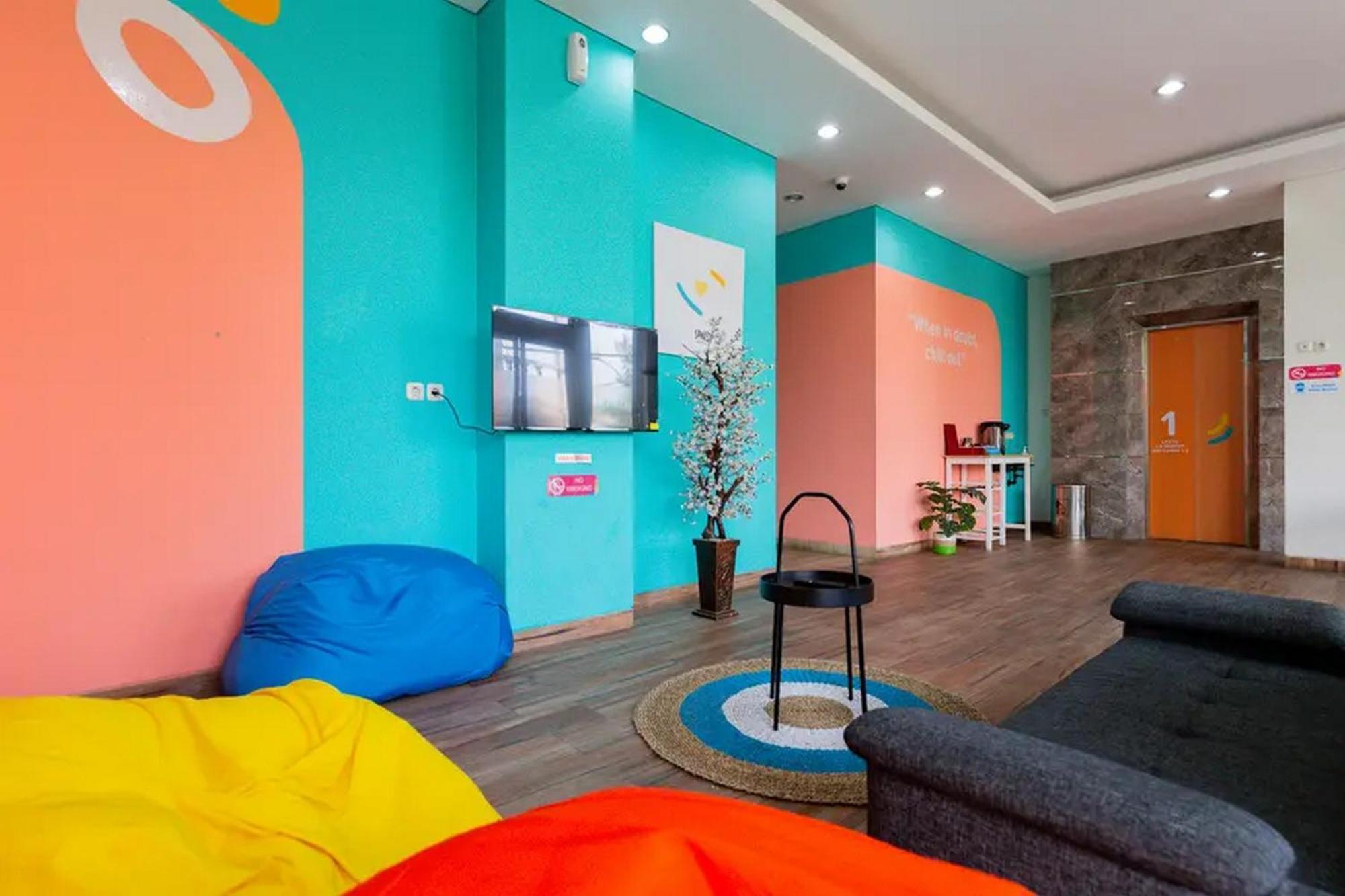 Sans Hotel Rajawali Surabaya By Reddoorz Krembangan Esterno foto