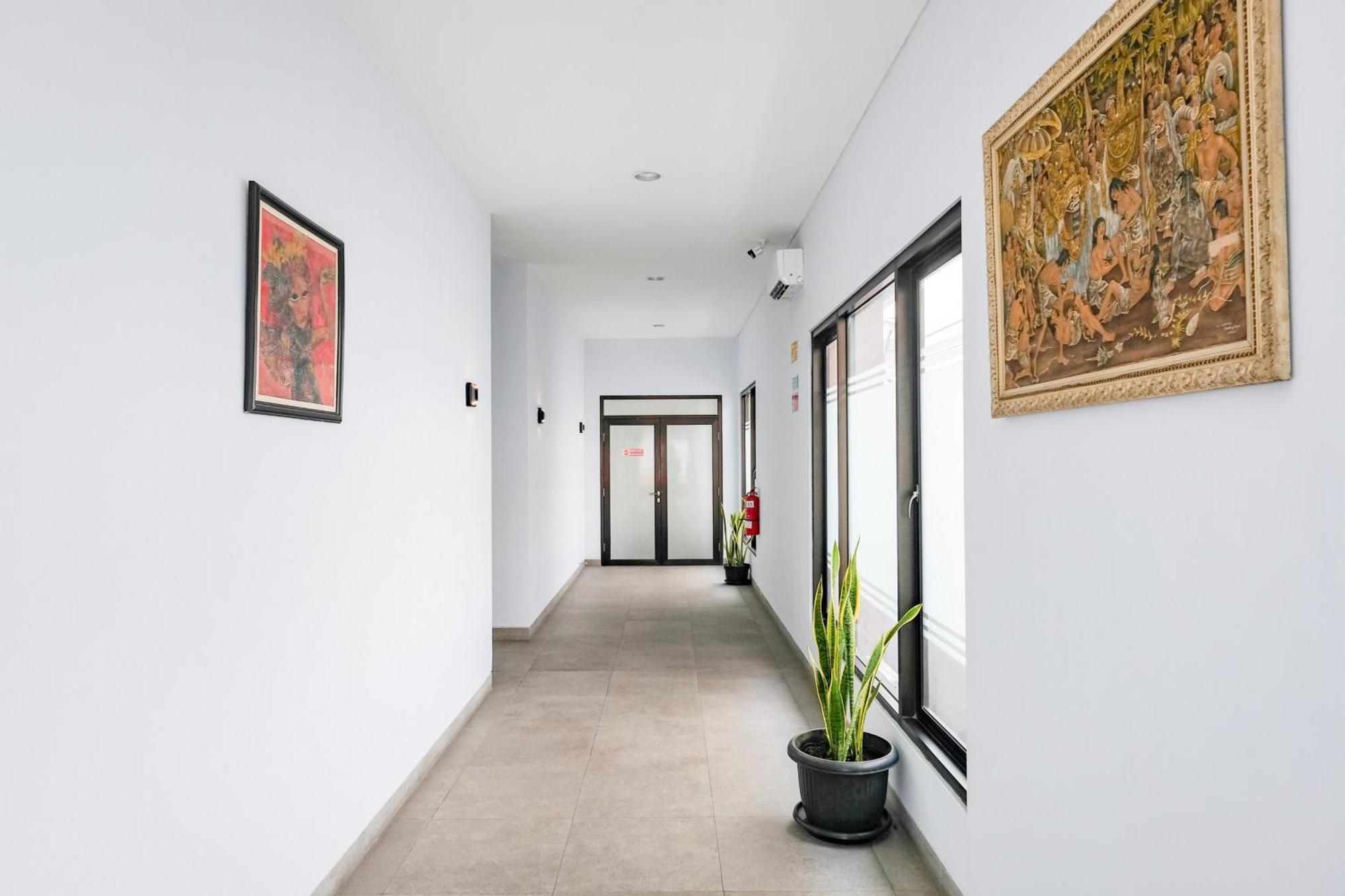 Sans Hotel Rajawali Surabaya By Reddoorz Krembangan Esterno foto
