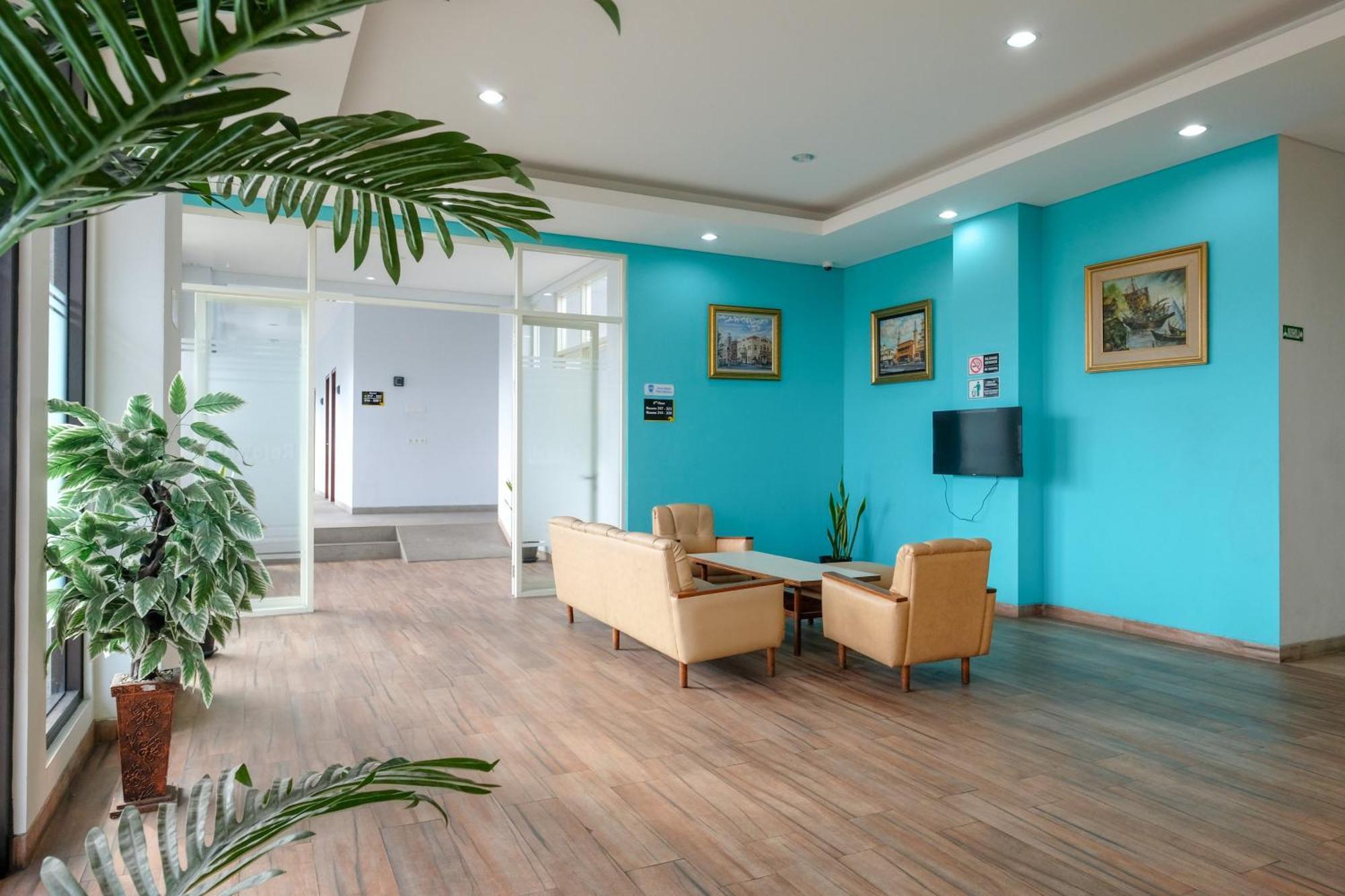 Sans Hotel Rajawali Surabaya By Reddoorz Krembangan Esterno foto