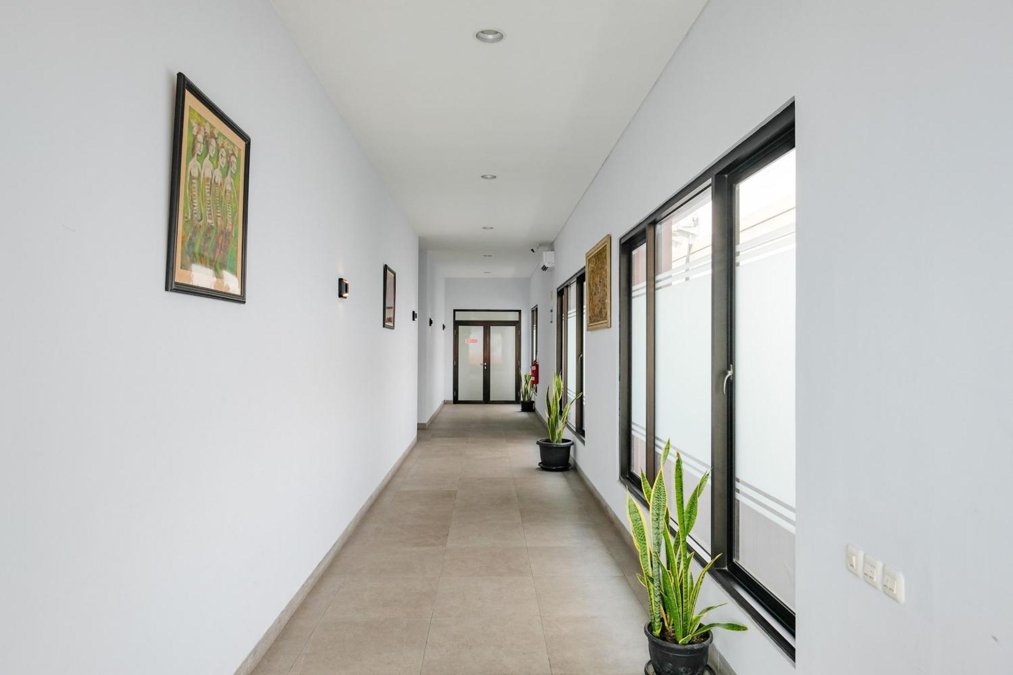Sans Hotel Rajawali Surabaya By Reddoorz Krembangan Esterno foto