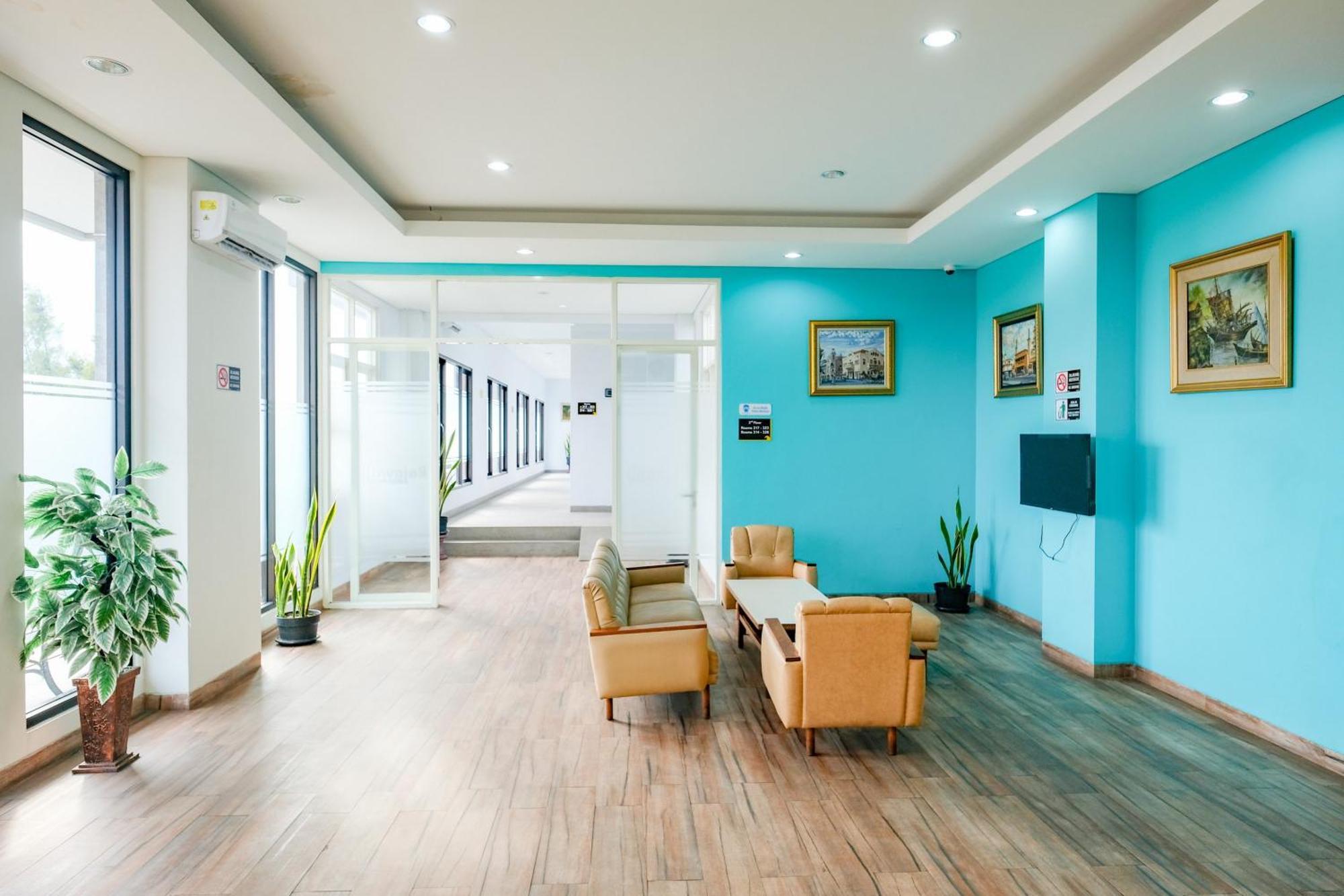 Sans Hotel Rajawali Surabaya By Reddoorz Krembangan Esterno foto